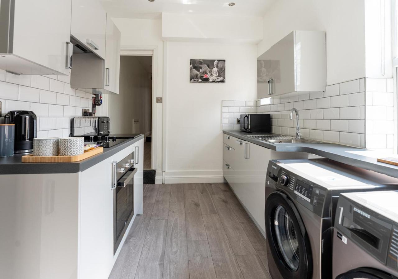 Tettenhall Apartment *